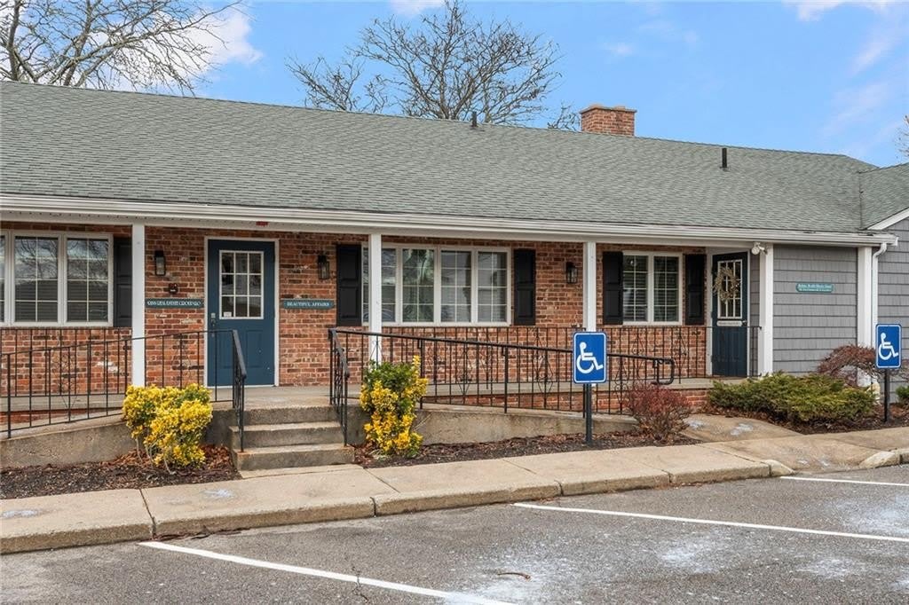 990 Main Street unit: 3