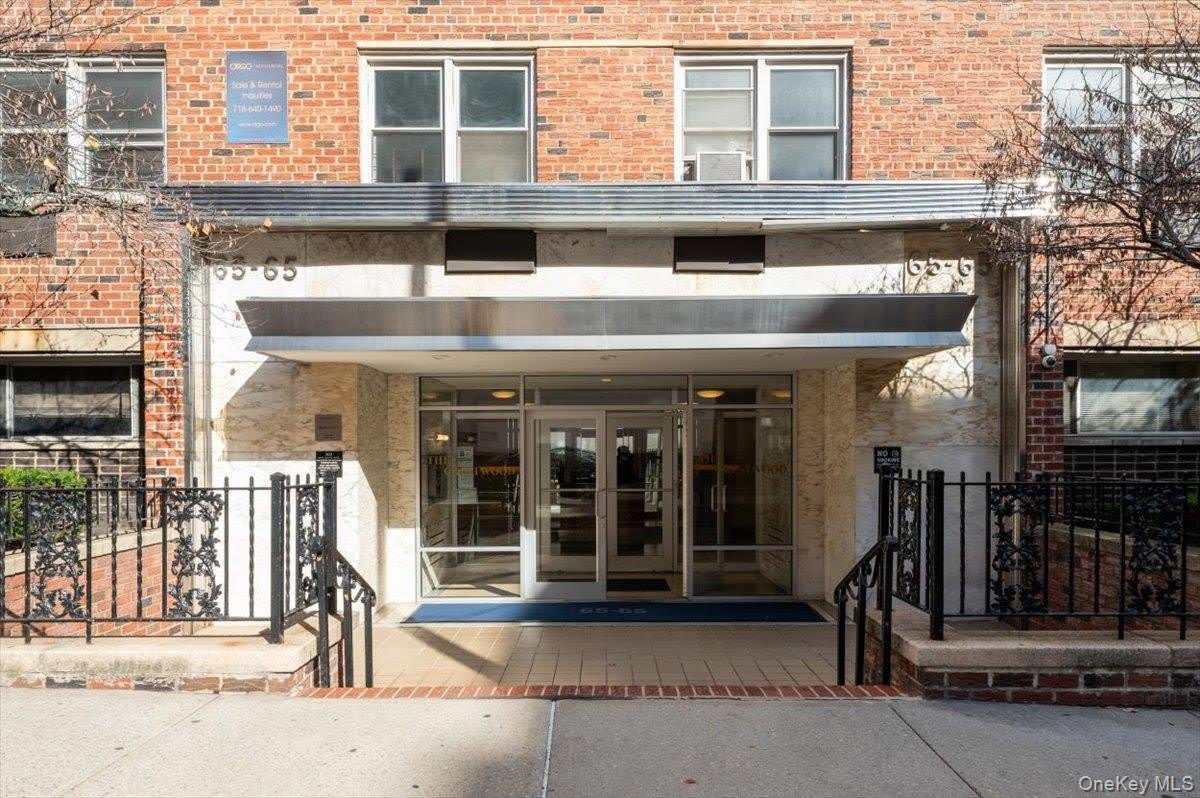 65-65 Wetherole Street unit: 4M