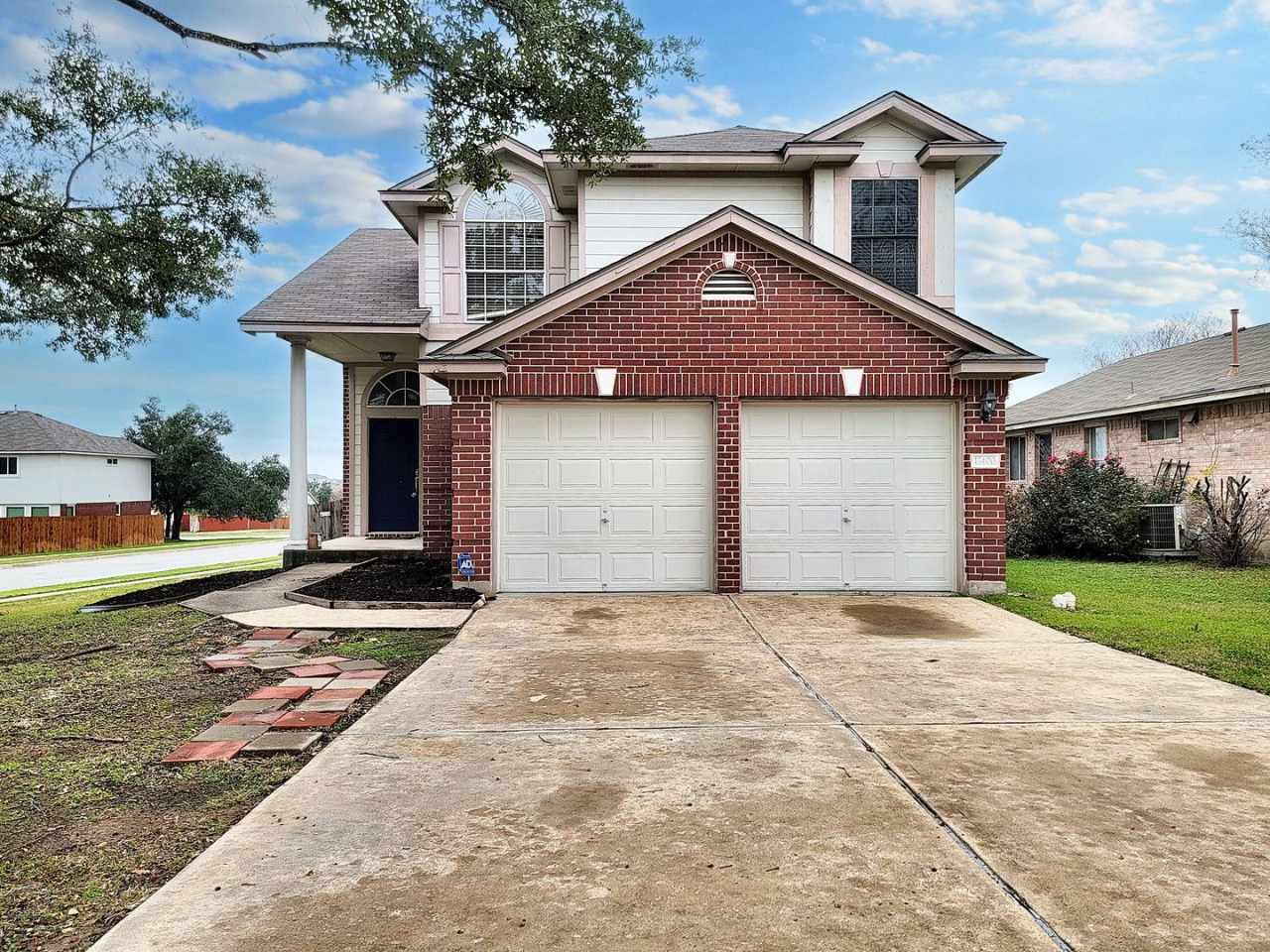 Inviting 3BR/2.5BA with Spacious Bedrooms  Great Outdoor Space