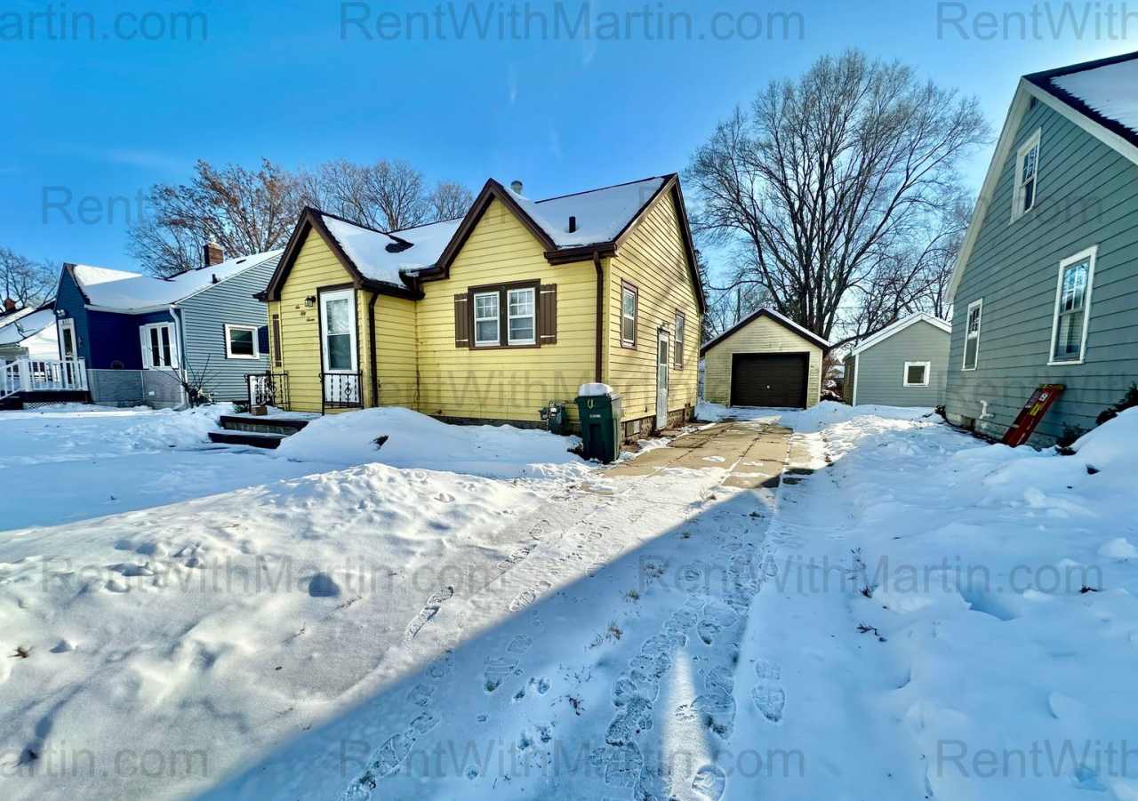 FOR RENT- 657 Dawson- Pets ok with conditions- Recent Remodel!