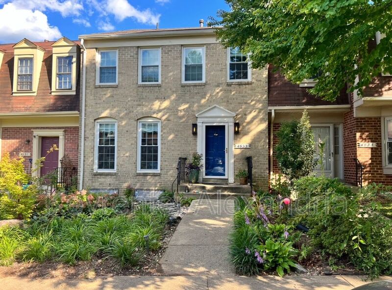 4833 Carriagepark Rd