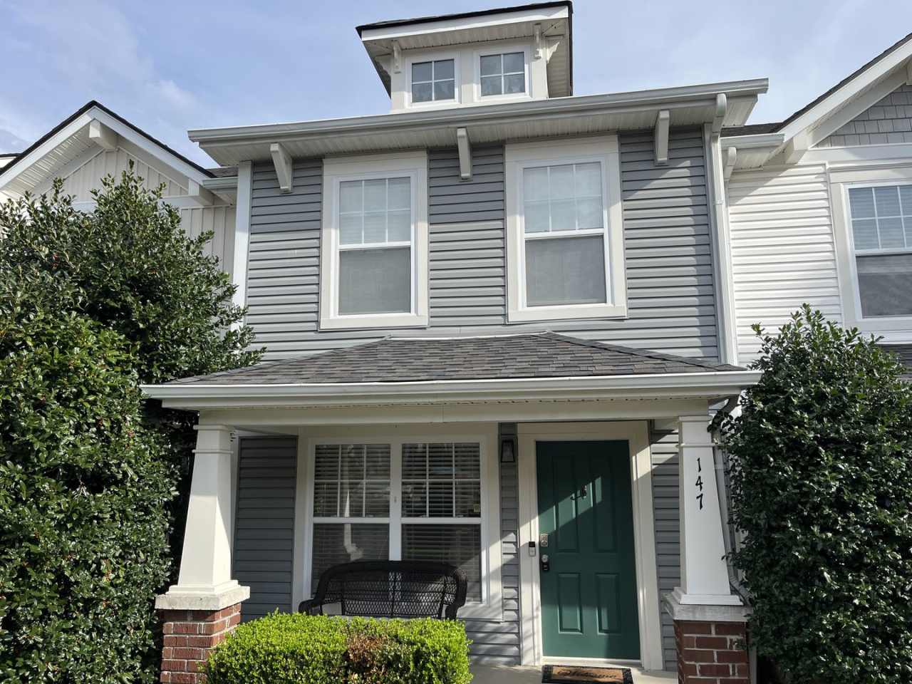 2 Bedroom Townhome Near Lenox Village!