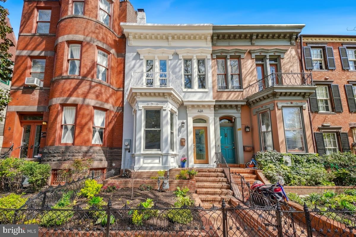 120 3RD STREET SE