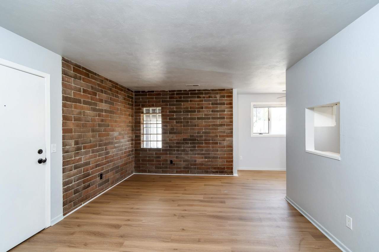 236 N Fair Oaks Avenue