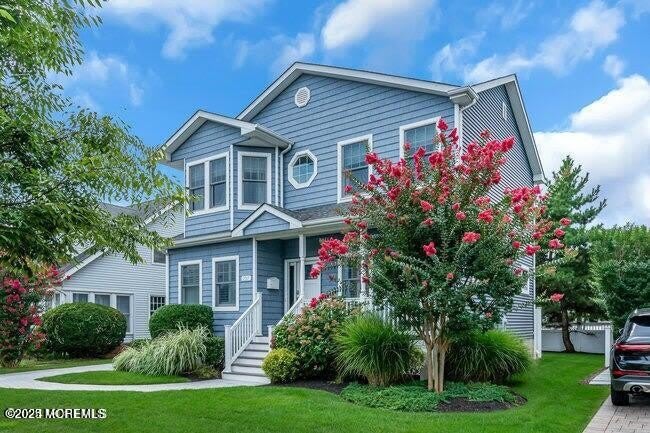 207 Pennsylvania Avenue