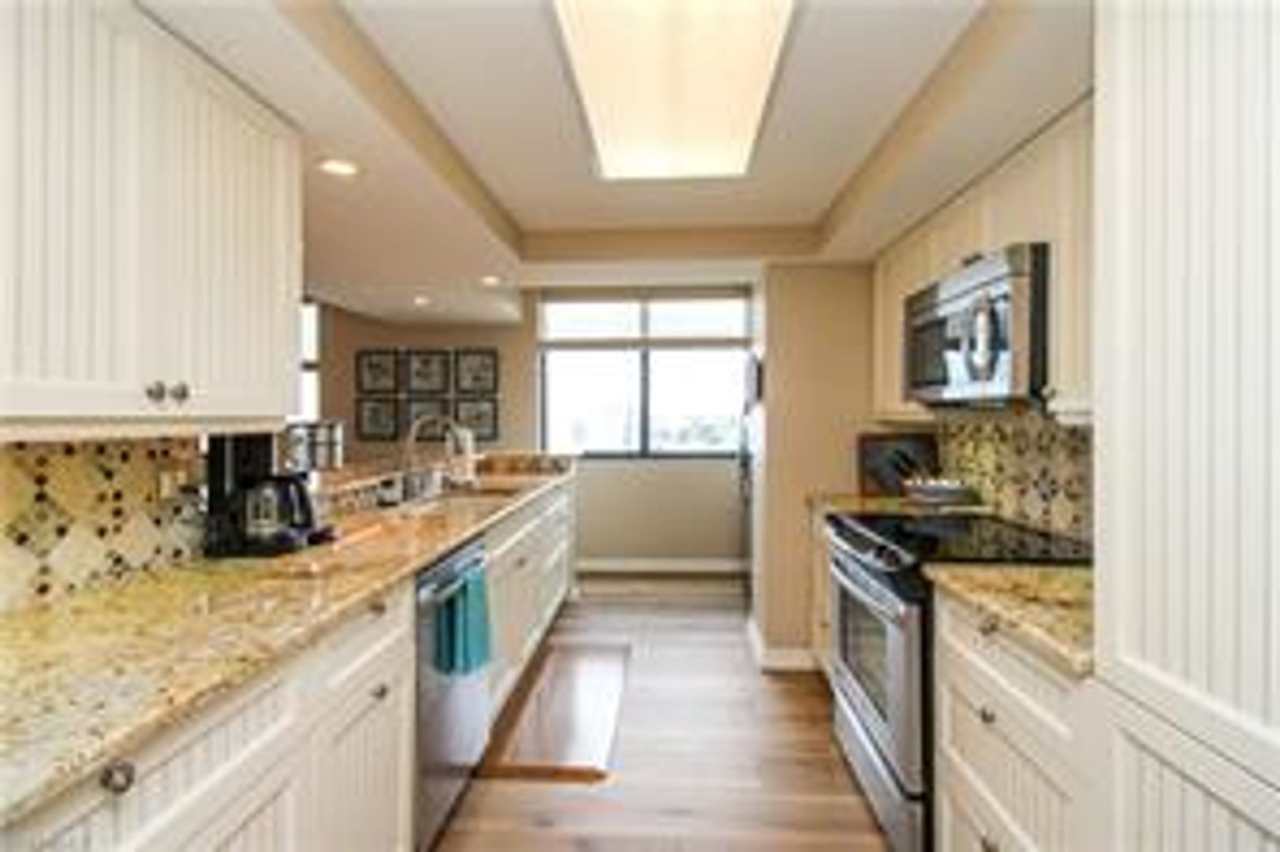 ** LUXURY ON THE BEACH 3/2 CONDO GULF AND INLAND WATERWAY VIEWS** BEAUTIFUL SUNSETS ** SILVER SANDS ** LITTLE HICKORY ISLAND FOR SEASON STARTING A LEASE JANUARY 2, 2025 **