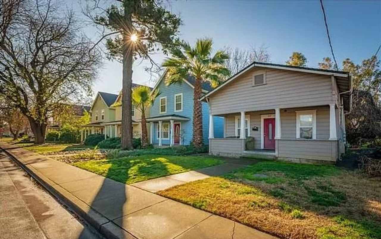 **Reserve NOW for Summer 2026** - 2 Bed, 1 Bath HOUSE with BONUS ROOM/Office