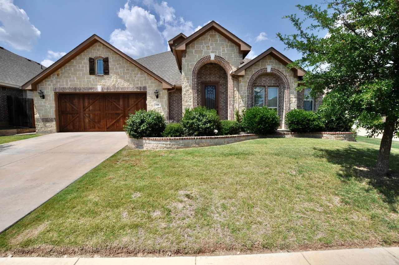 FOR LEASE in ALEDO ISD! Beautiful 3,000+ sf Brick Home with 4 Bedrooms, 3 Bathrooms Plus an Office  Upstairs Flex/Loft Area in a Nice Neighborhood on A Quiet Cul-De-Sac.