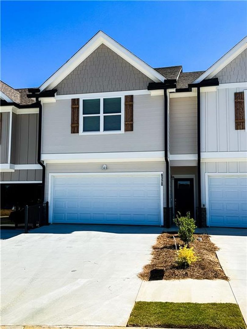 3/2.5 Townhome in Great Lula location