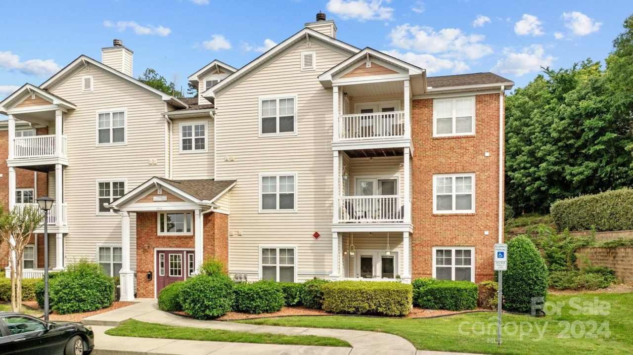 Room in 3 Bedroom Home at Hyde Glen Ct