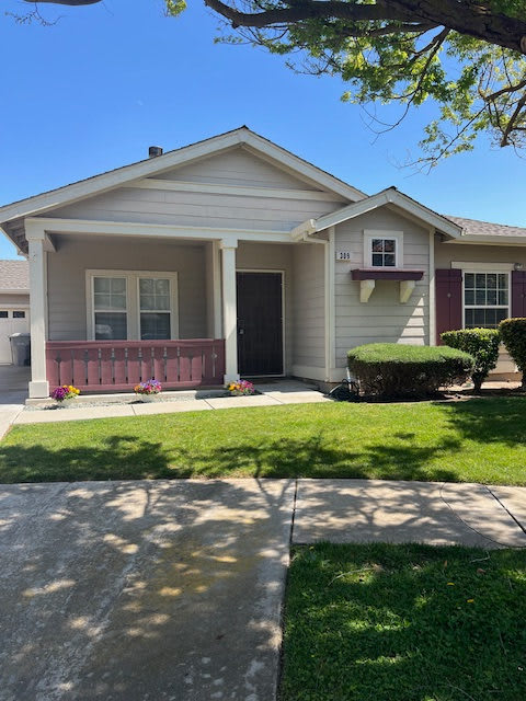 309 Queencrest Court