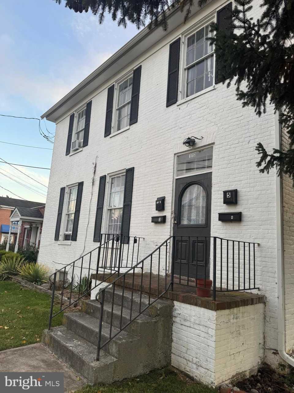 113 E MAIN Street unit: 4