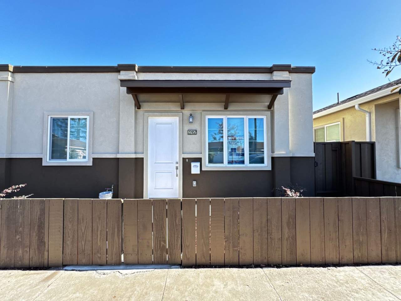 Newly Remodeled Spacious 2BD/2BA Property Available for rent!!!