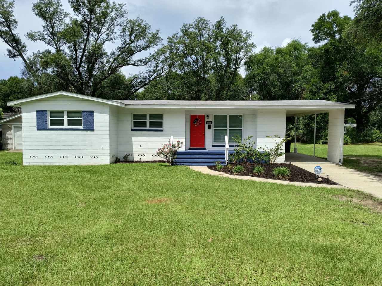 GORGEOUS REMODELED 3 BEDROOM 2 BATH