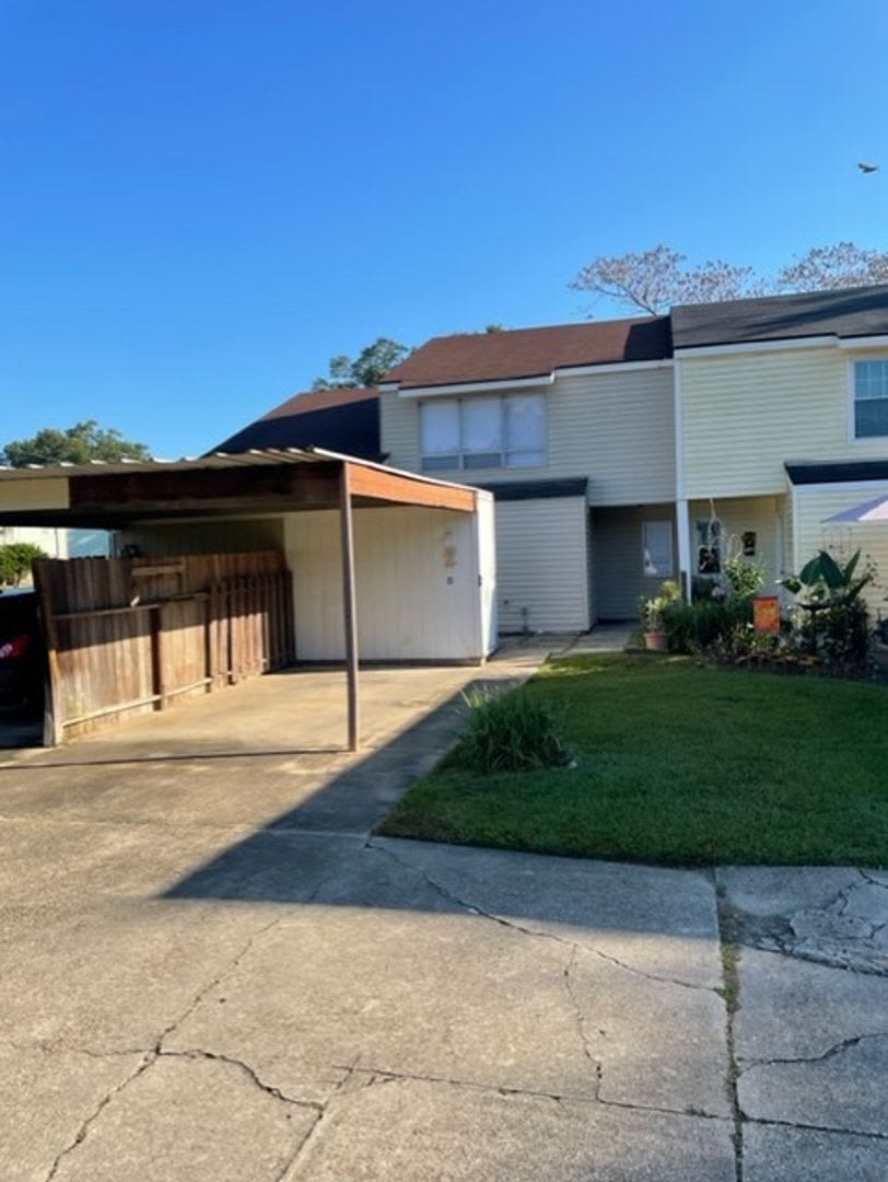 2 bedroom 1 1/2 bath condominium