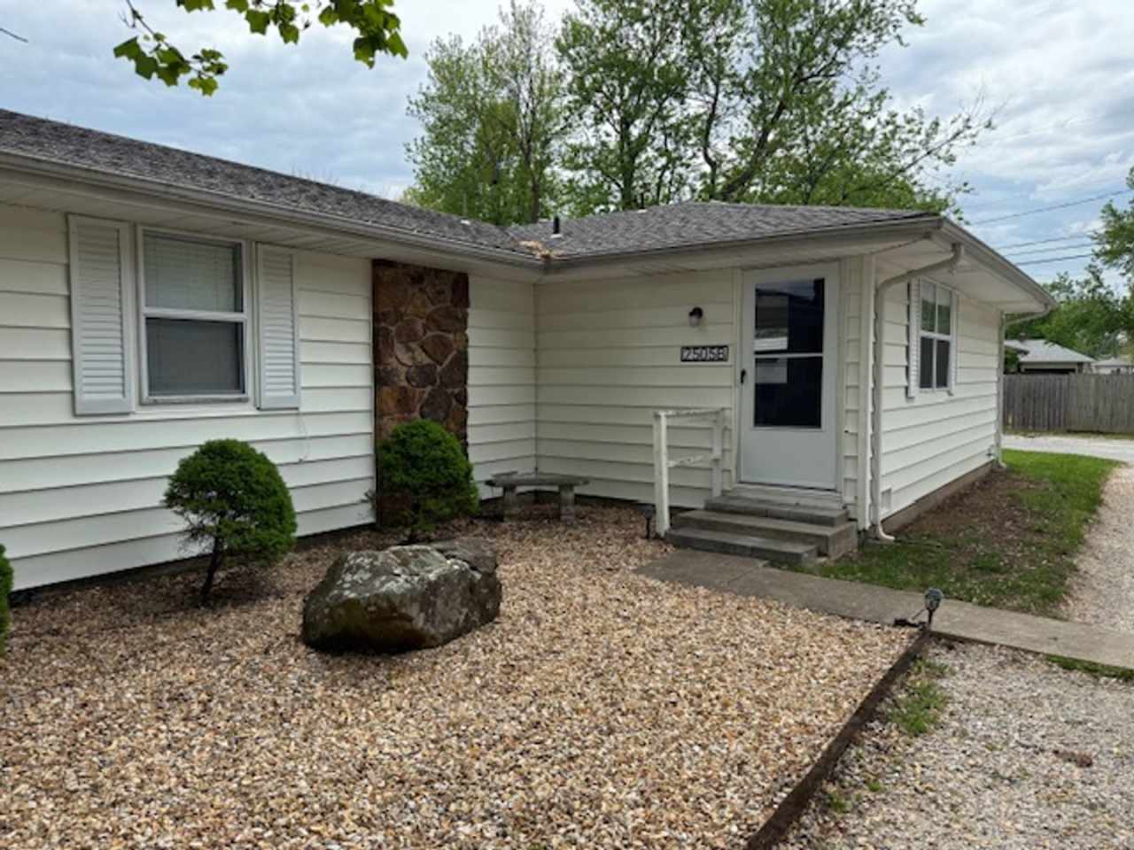 2505 S Ingram Mill, Unit B