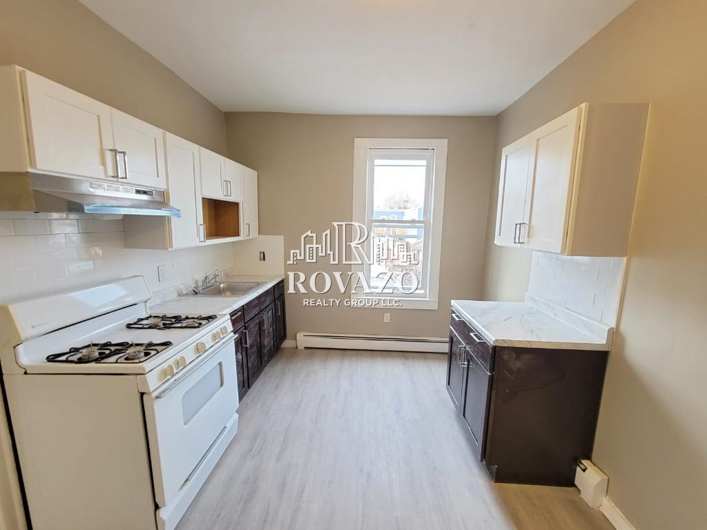 324 West Runyon Loop