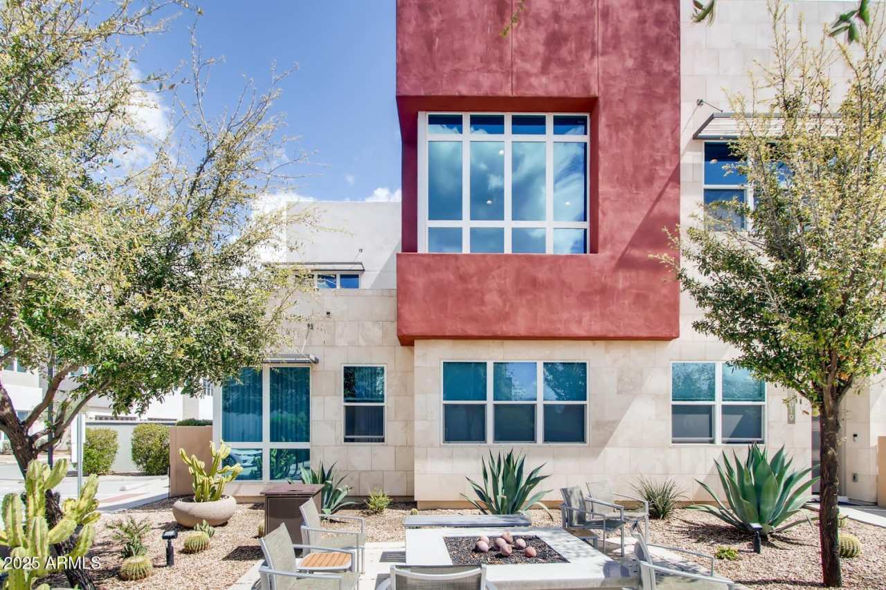 9001 E SAN VICTOR Drive