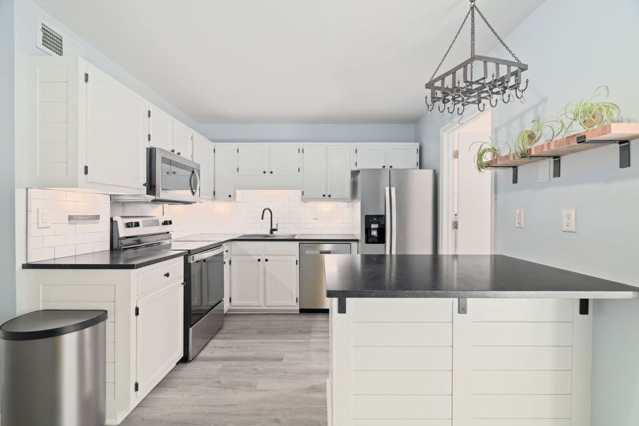 Modern Comfort on James Island!