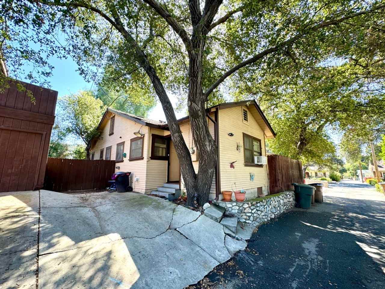 Charming 2-Bedroom Rental in the Heart of Claremont Village