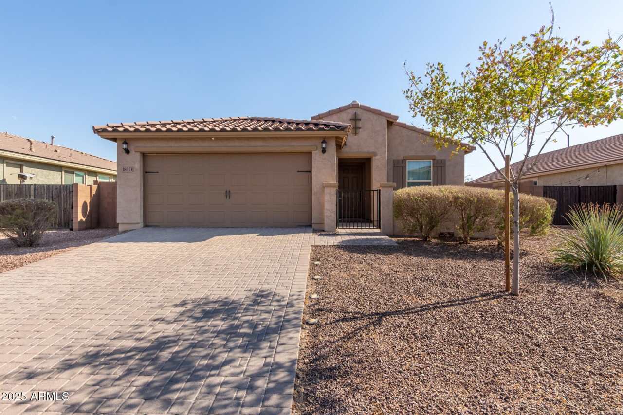 18221 W PUEBLO Avenue