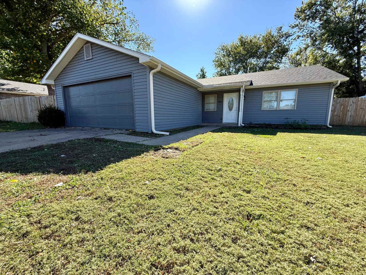 ***2607 Walker St***