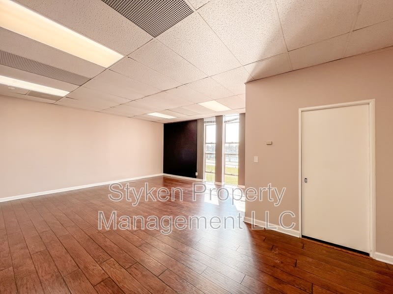 555 South Schuyler Ave - 280