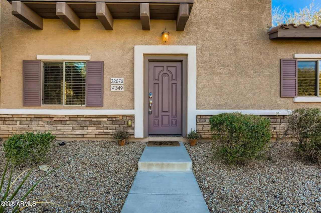 Beautiful 3 bedroom 3 bath home!