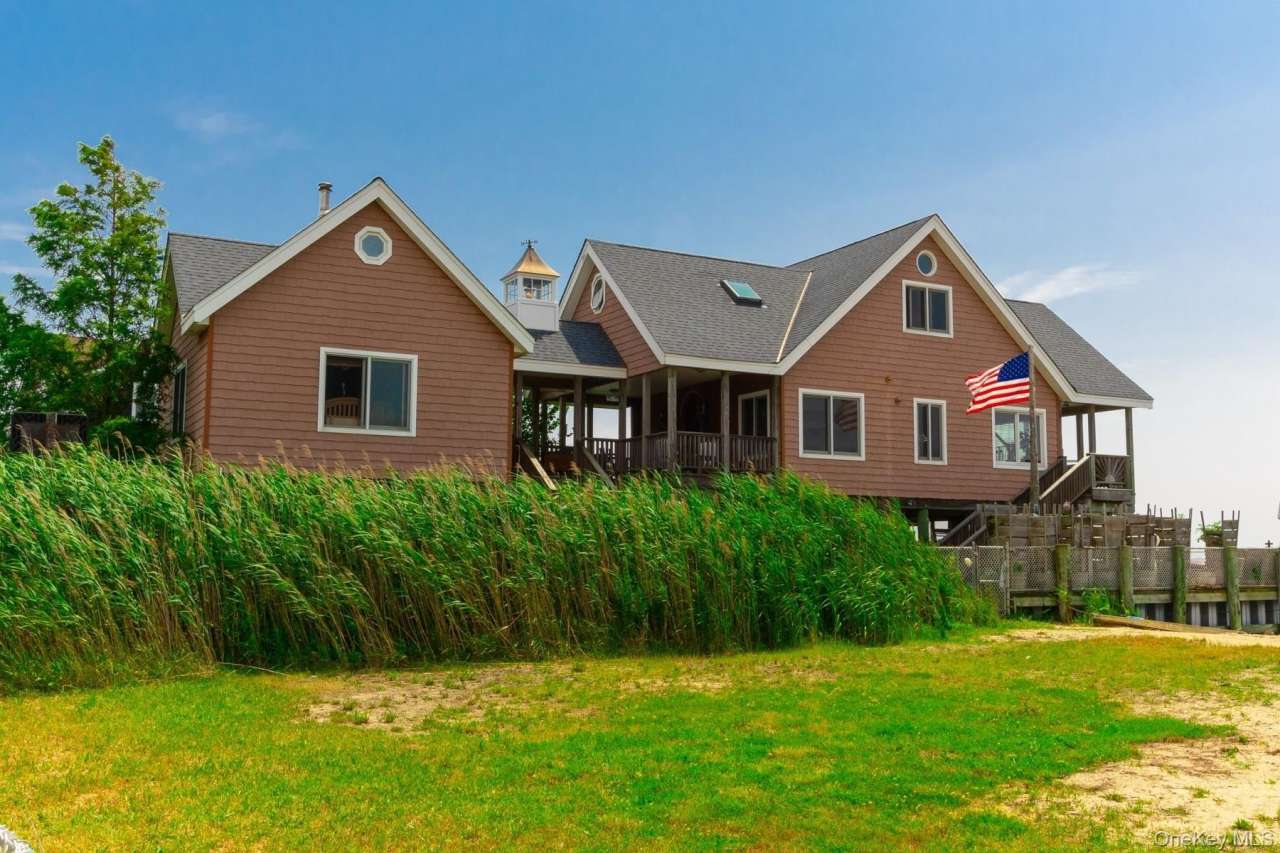 49 W Bayview Avenue W