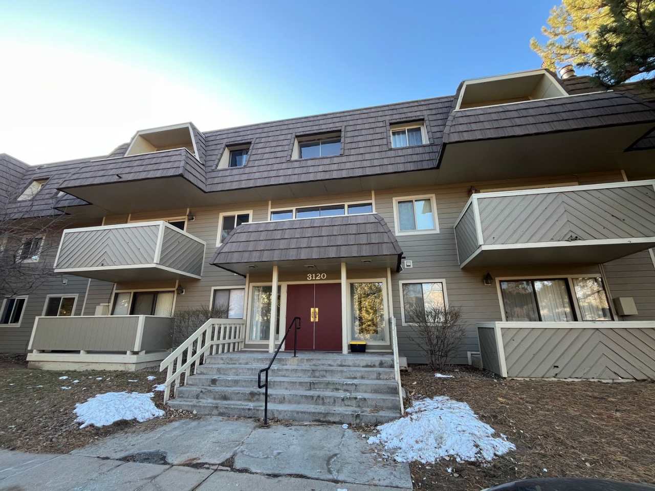 AVAILABLE NOW! Remington Post Ground Floor 2 Bedroom 2 Bath Condo