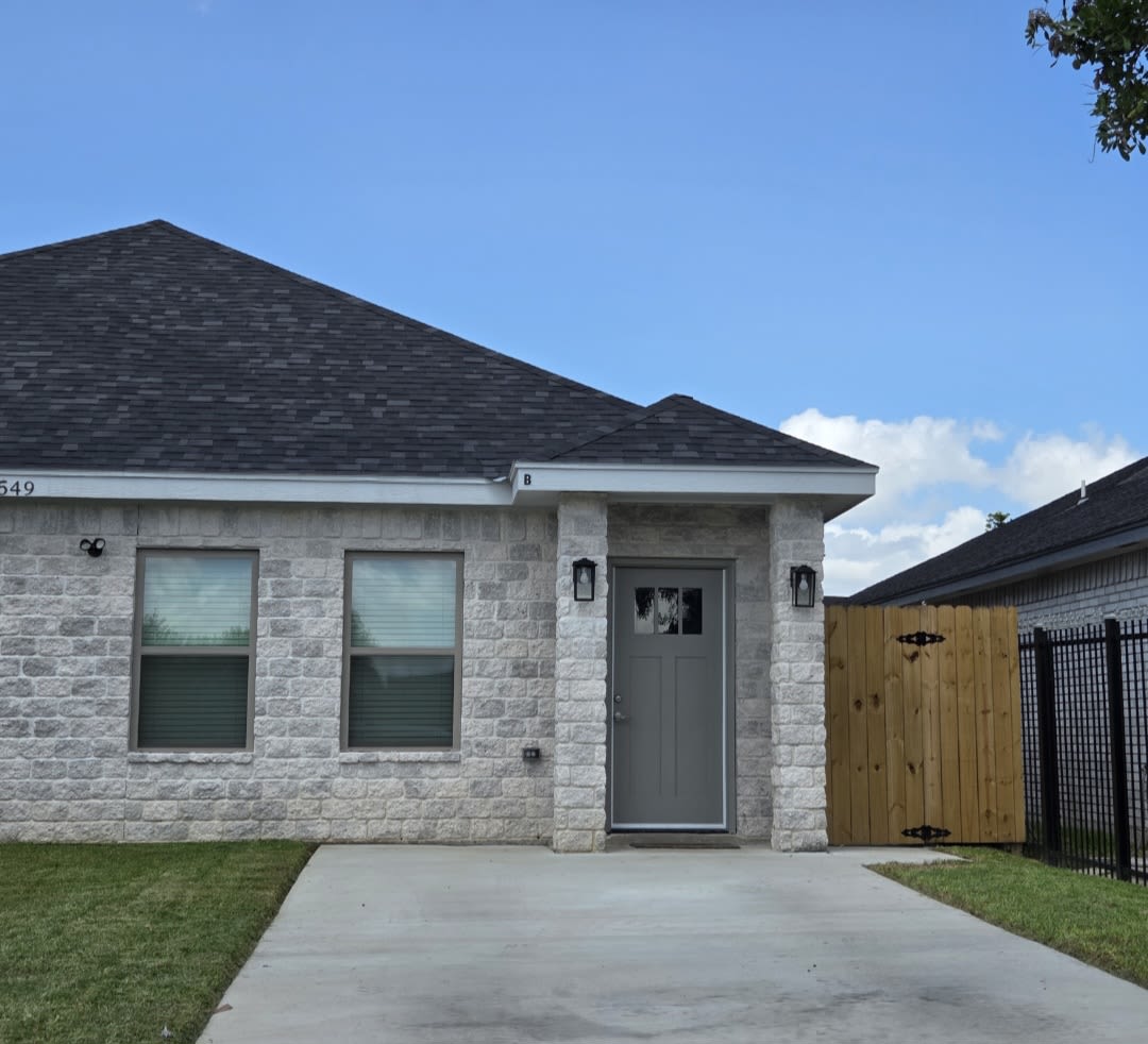 2549 La Granja Drive