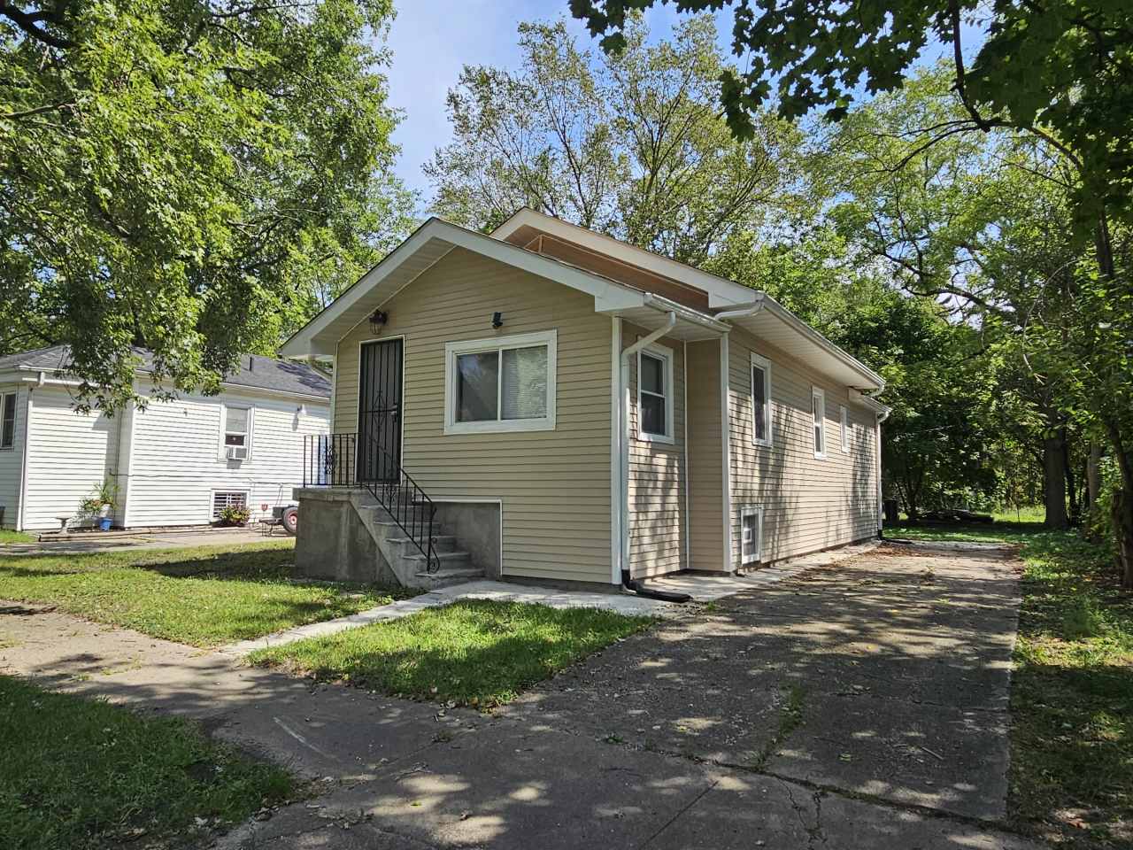 4667 Massachusetts St