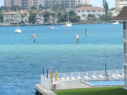 2936 Lake Shore Drive