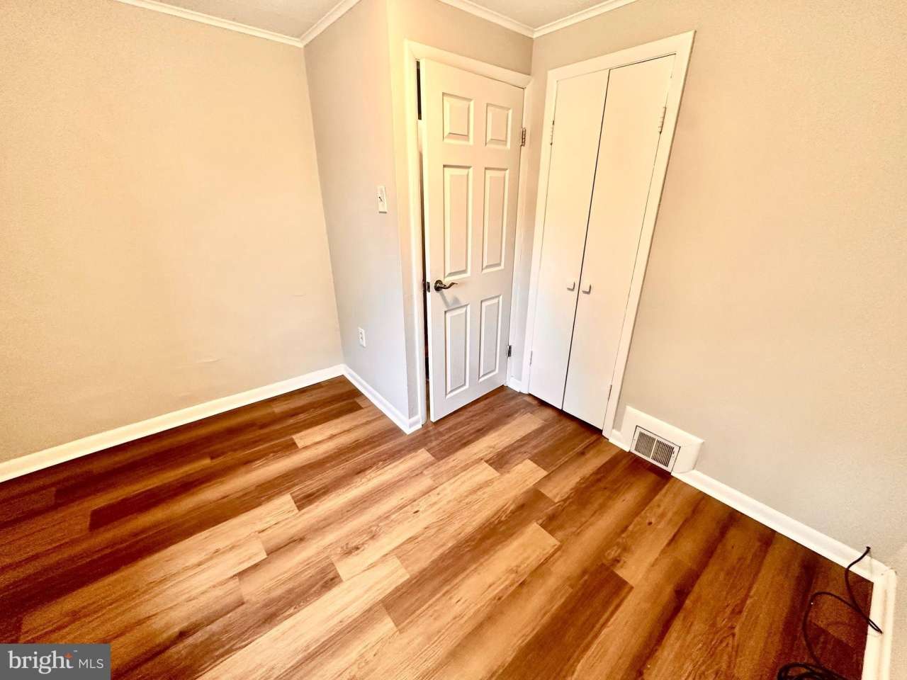 219 JAMESTOWN Street unit: 2