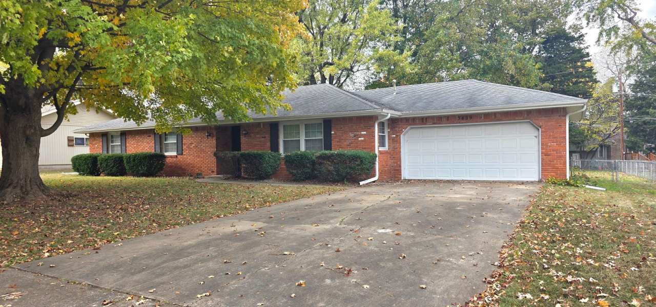 Kickapoo schools, 3 BR 2 BA fenced yard, $1,595! Exceptional Location!!