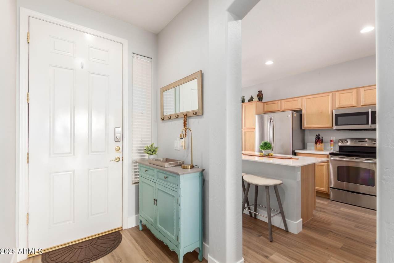 3725 E MEADOWVIEW Drive