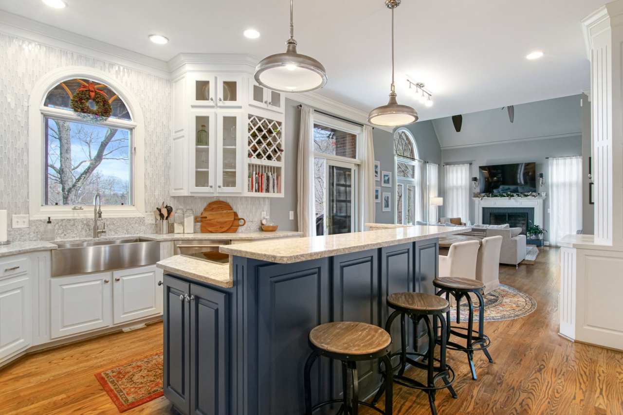 Rent Special! See Description! Spacious Home with Mountain Views in Blacksburg Country Club