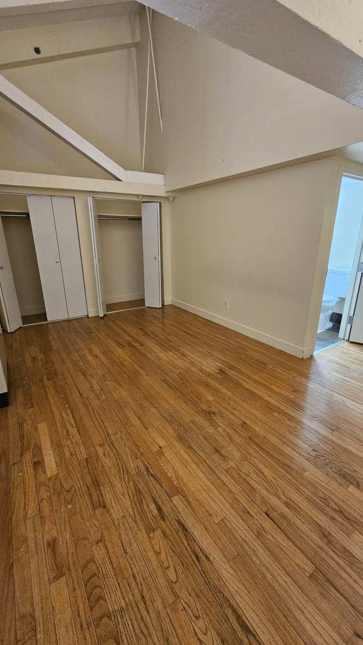 68-70 Bank St 4B