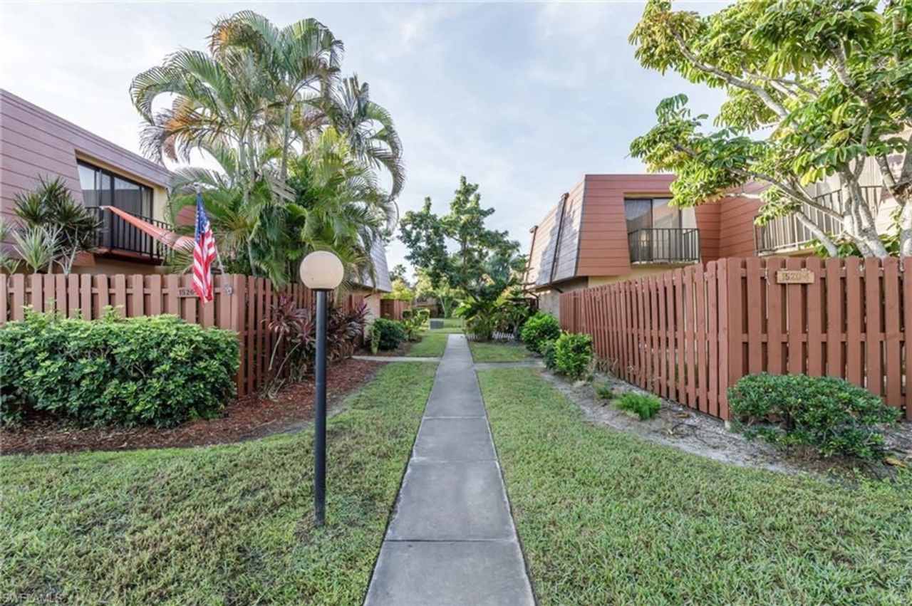 Spacious 2 bedroom 2 bathroom Townhome