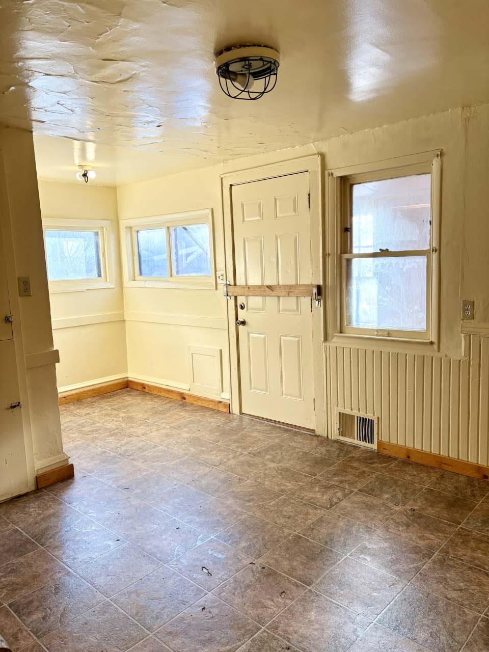 207 East Burleigh Street - 1