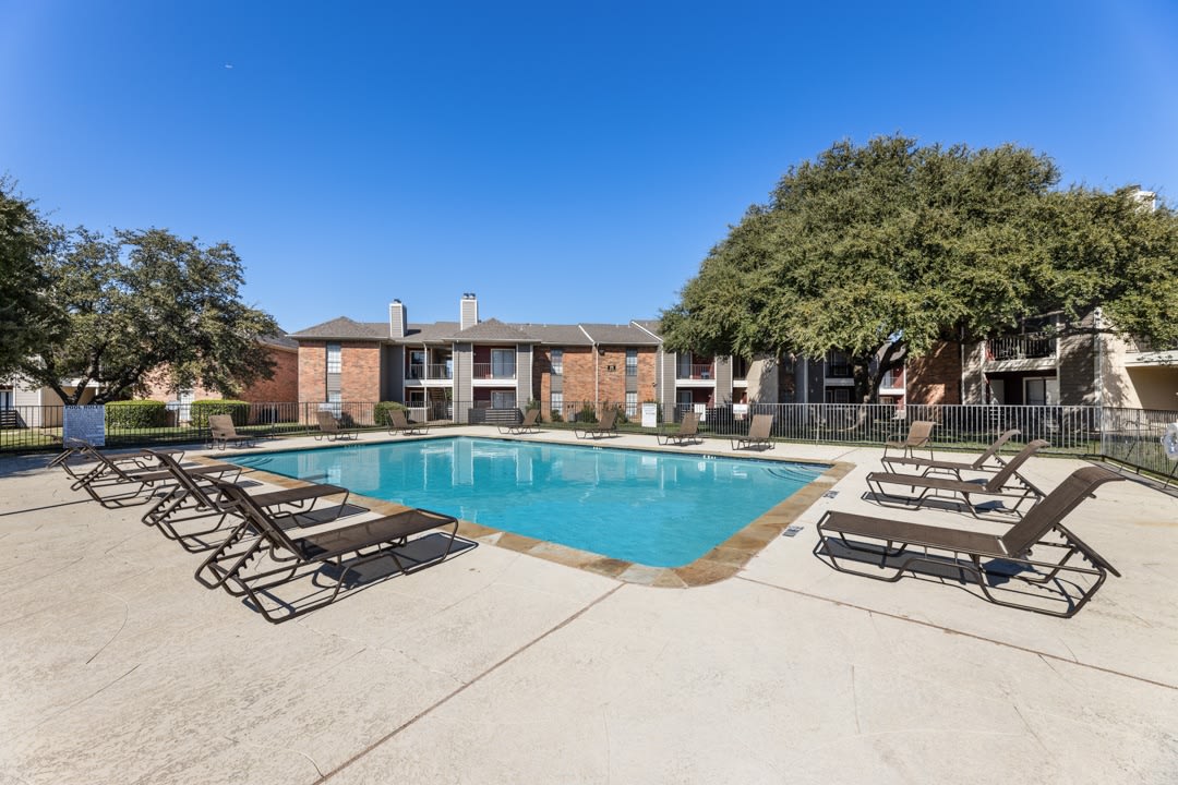 Regal Crossing Apartments