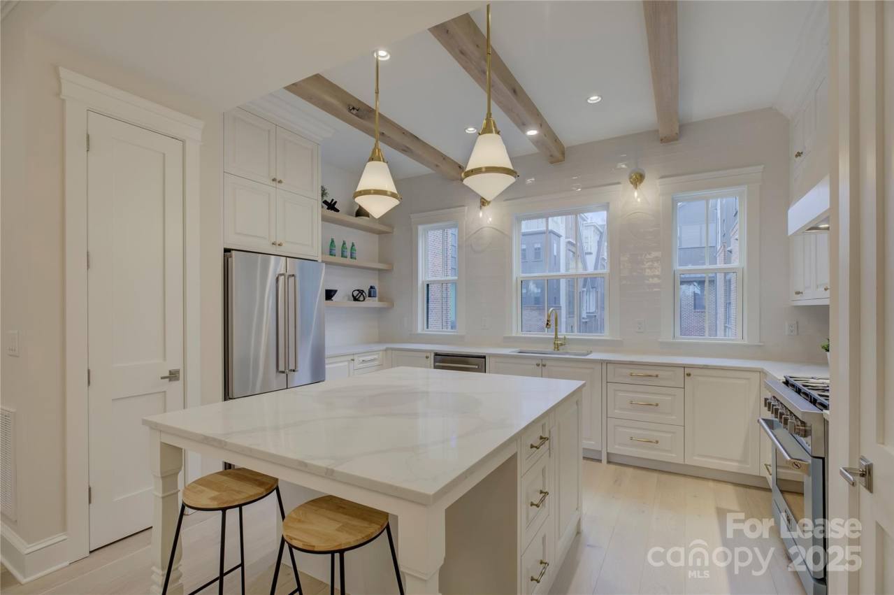 3015 Pinehurst Place