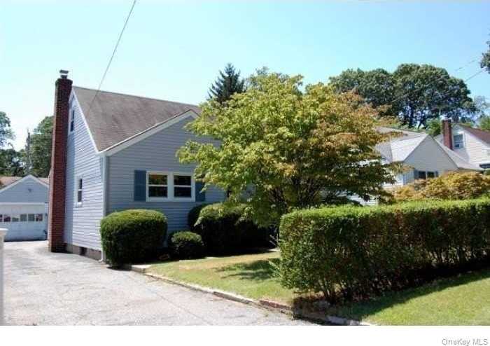 10 Leech Circle N Drive