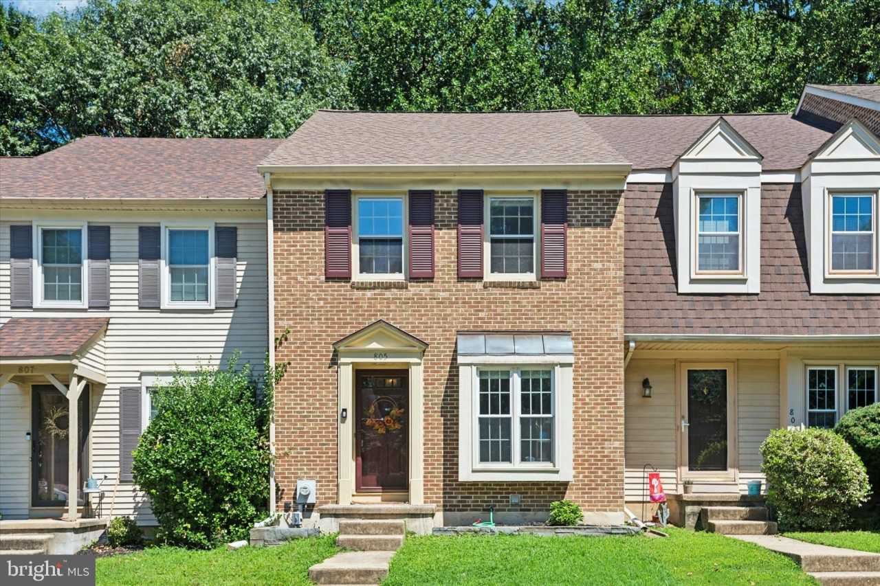 805 STOCKBRIDGE Drive