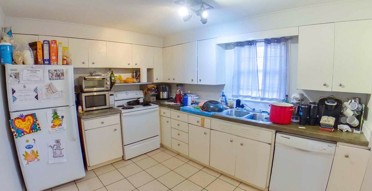 Great Location! 2 Blocks to Campus + Pet-Friendly + Off-Street Parking + Washer  Dryer Included! Available August 5th!