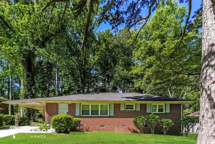 2712 Cherry Laurel Lane Southwest