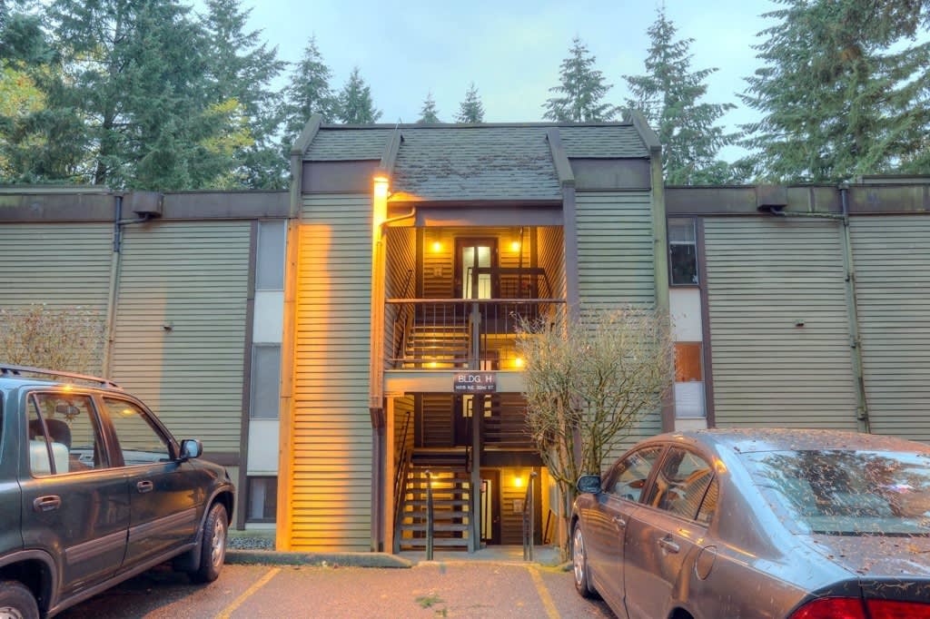 Condo for Rent in Bellevue Area! FRIST MONTH RENT FREE!