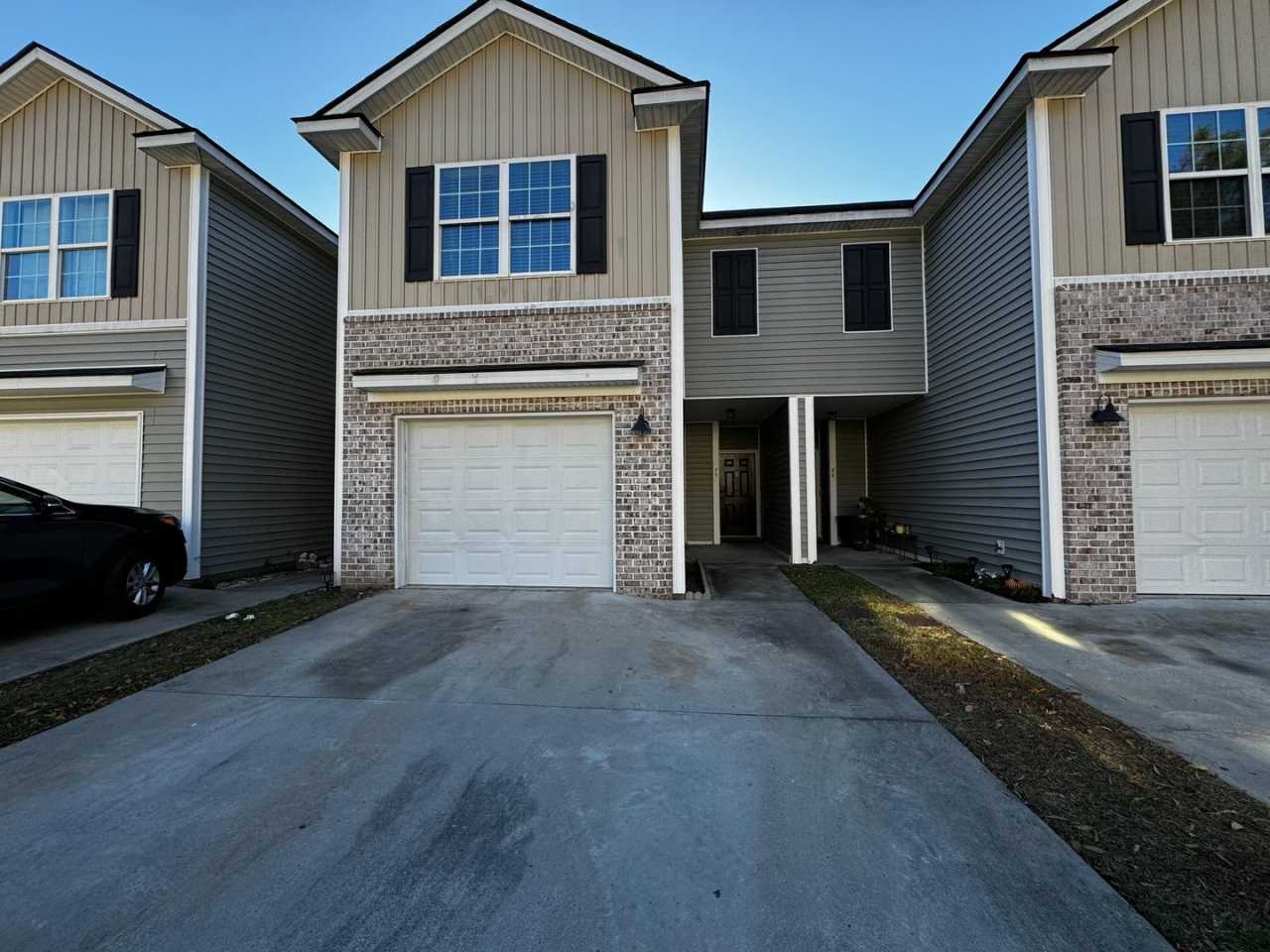 Highly Desirable Richmond Hill Townhome with 3 Bedroooms