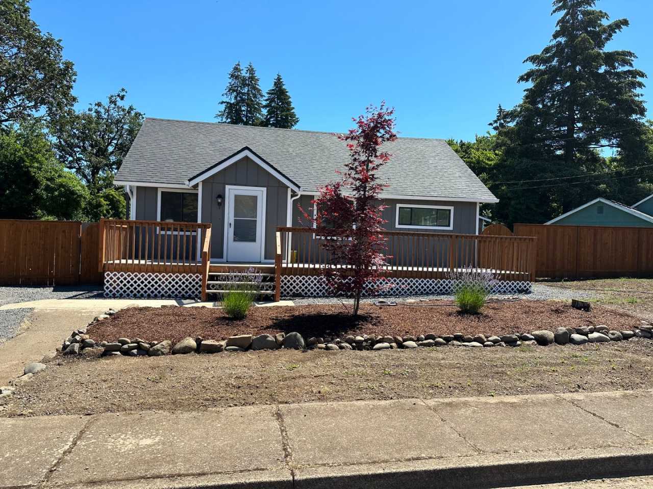 3-bedroom 2 bath House