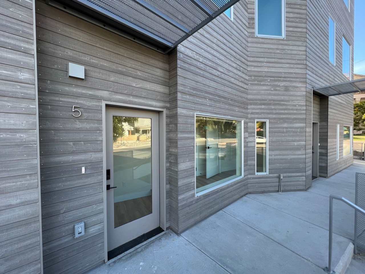 New Build Townhome in the Highlands - Rooftop Terrace With Beautiful Cityscape Views!